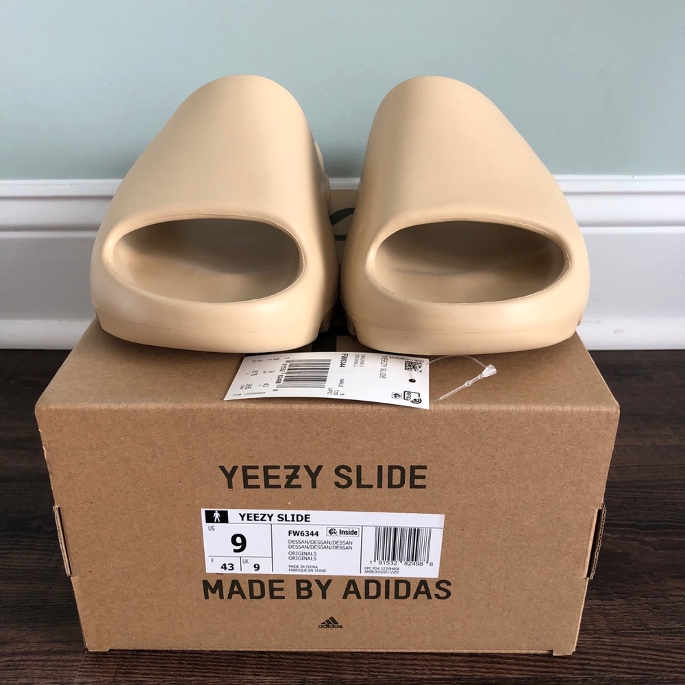 New Yeezy x adidas Slides Desert Sand. Size 9M - Picture 2 of 8